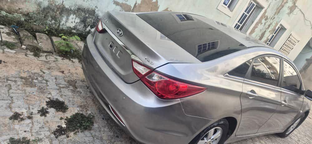 Car Image 5