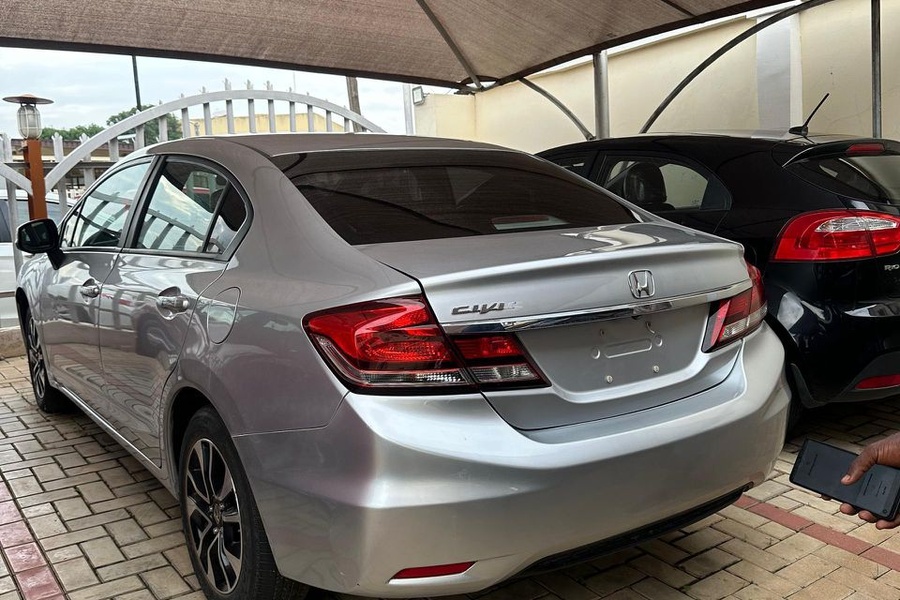 FOREIGN USED 2015 HO...