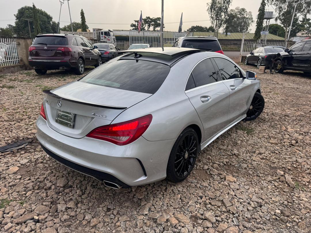 Car Image 9