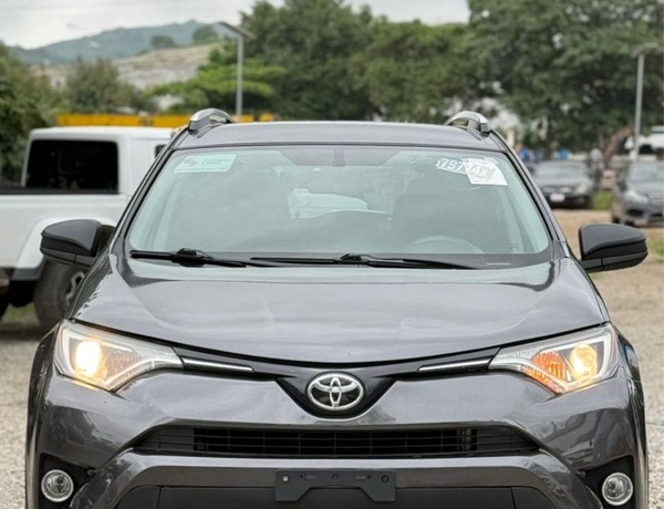 FOREIGN USED 2017 TOYOTA RAV4 XLE AWD FOR SALE