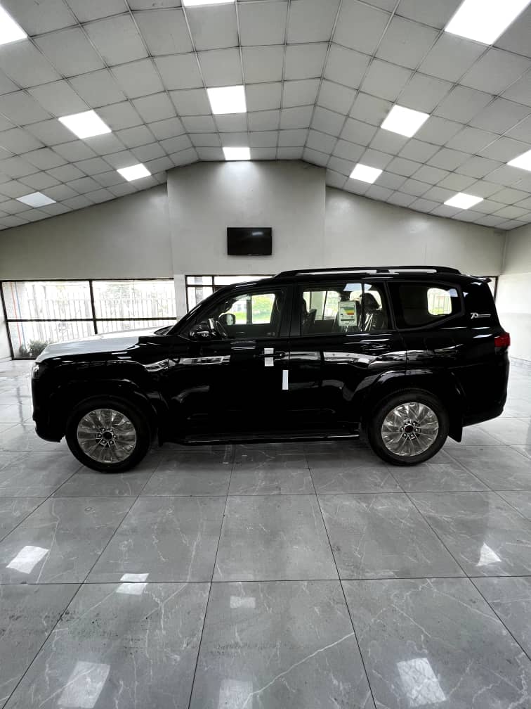 Car Image 8