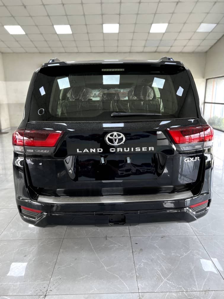 Car Image 9