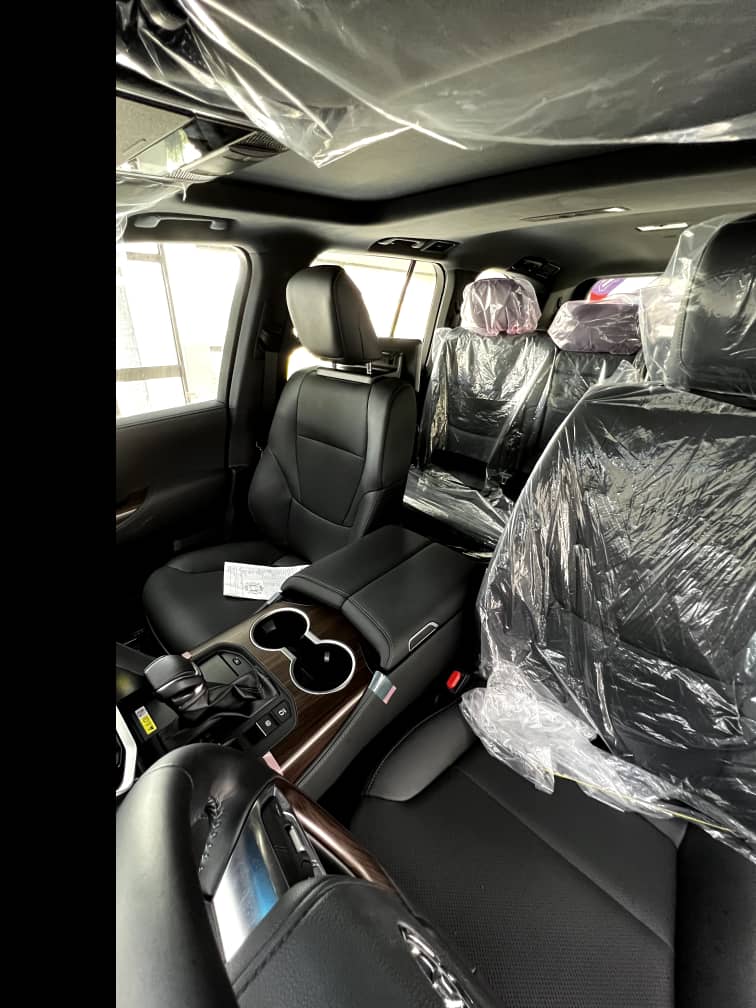 Car Image 5