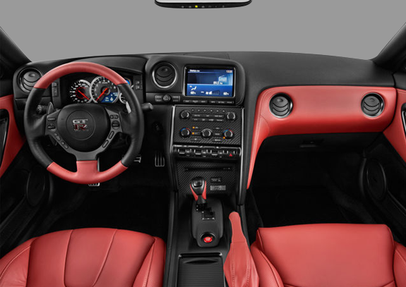  Nissan GT-R 