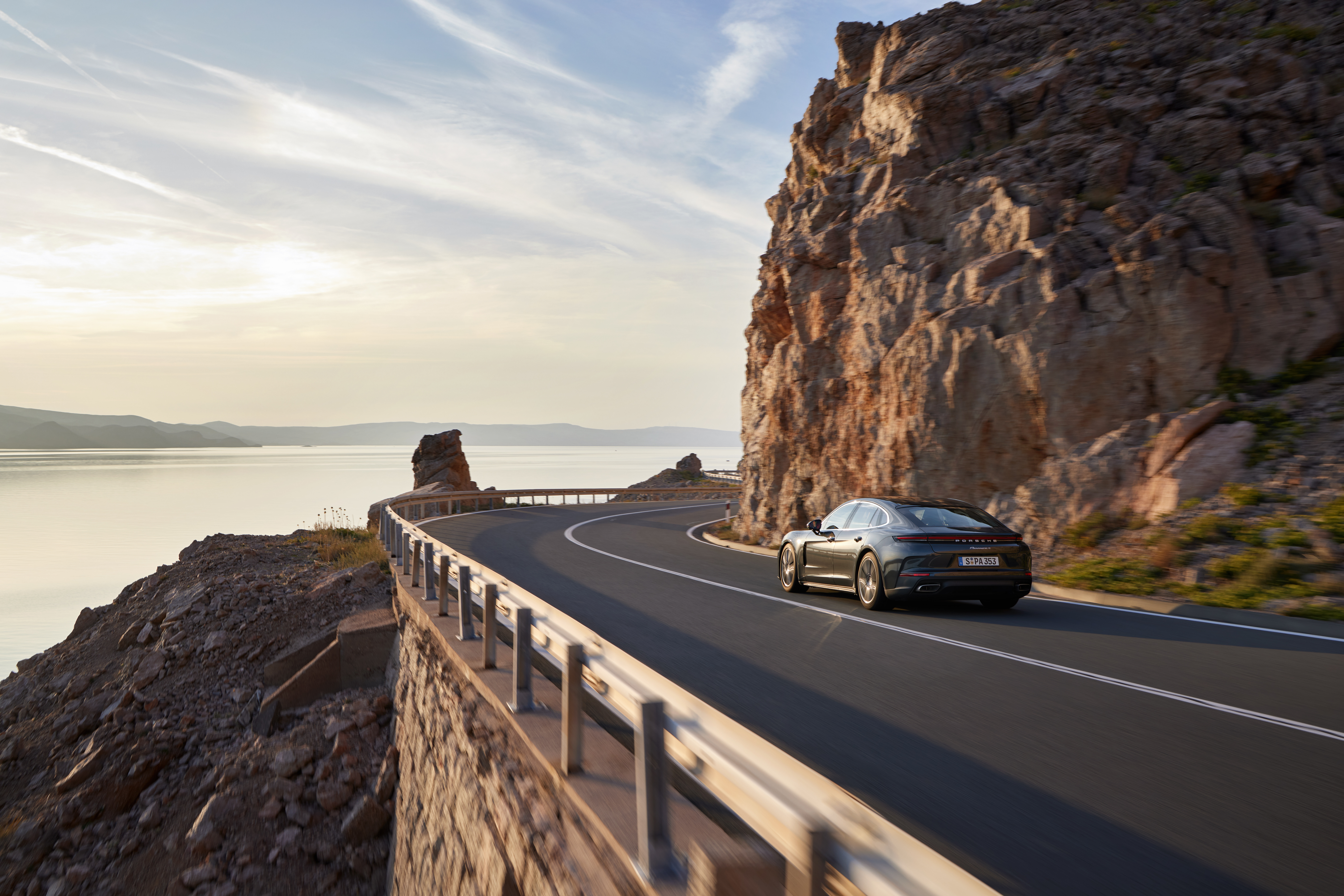  Porsche Panamera 4 