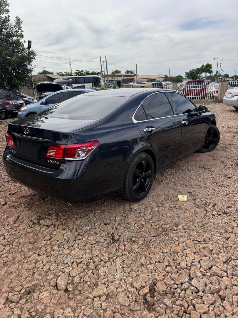 Car Image 9