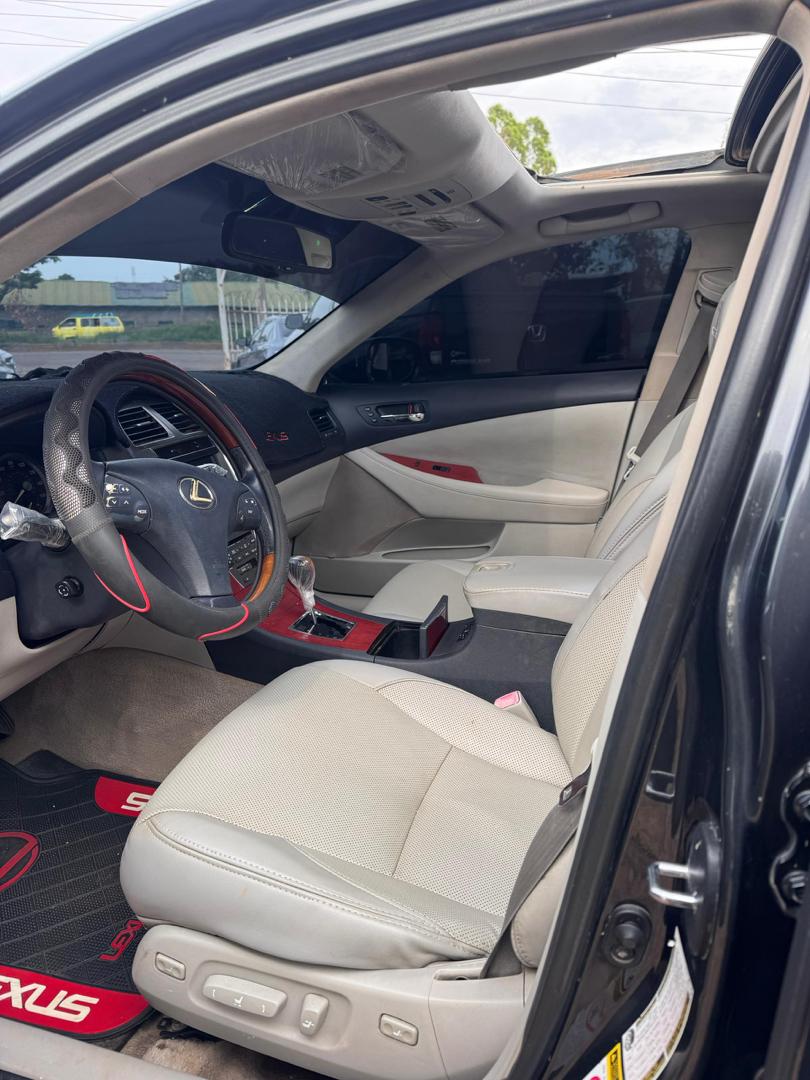 Car Image 4