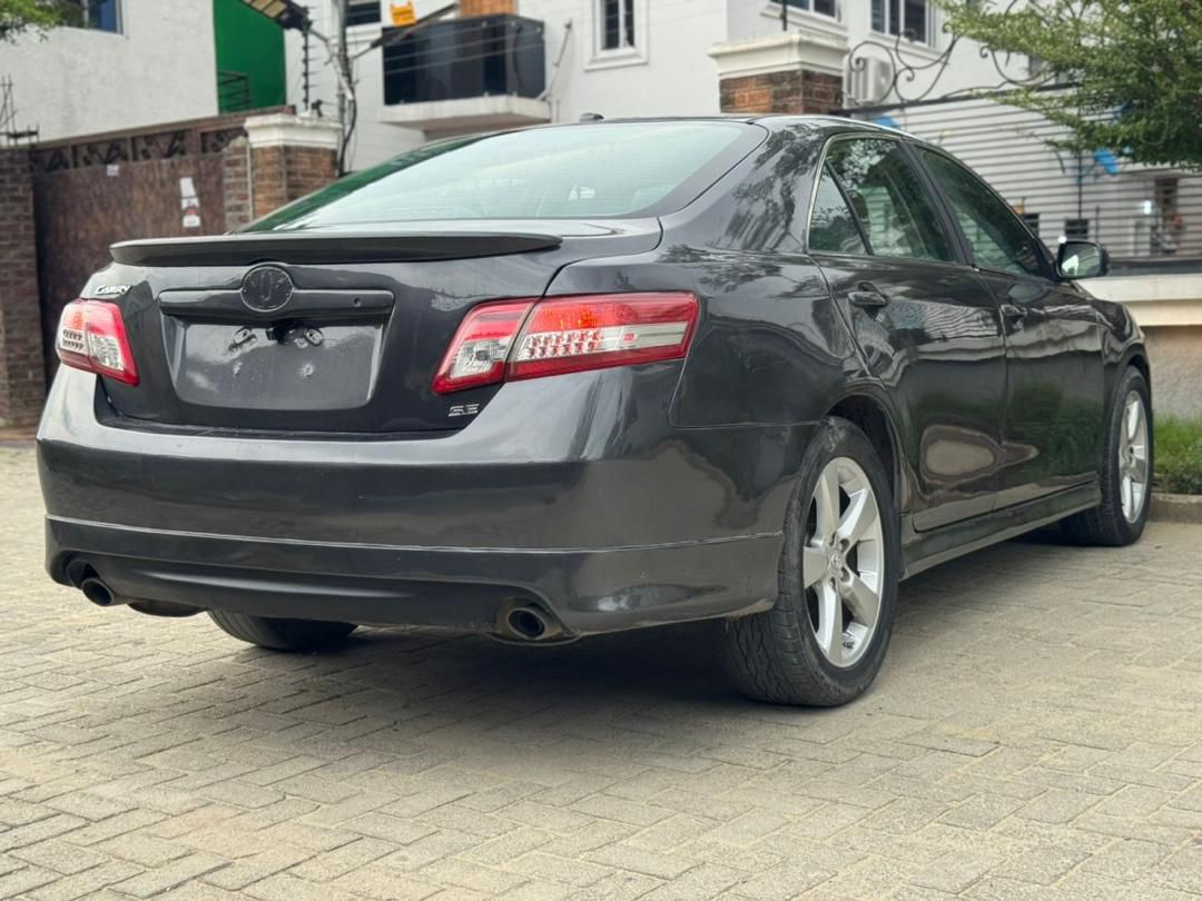 Car Image 5