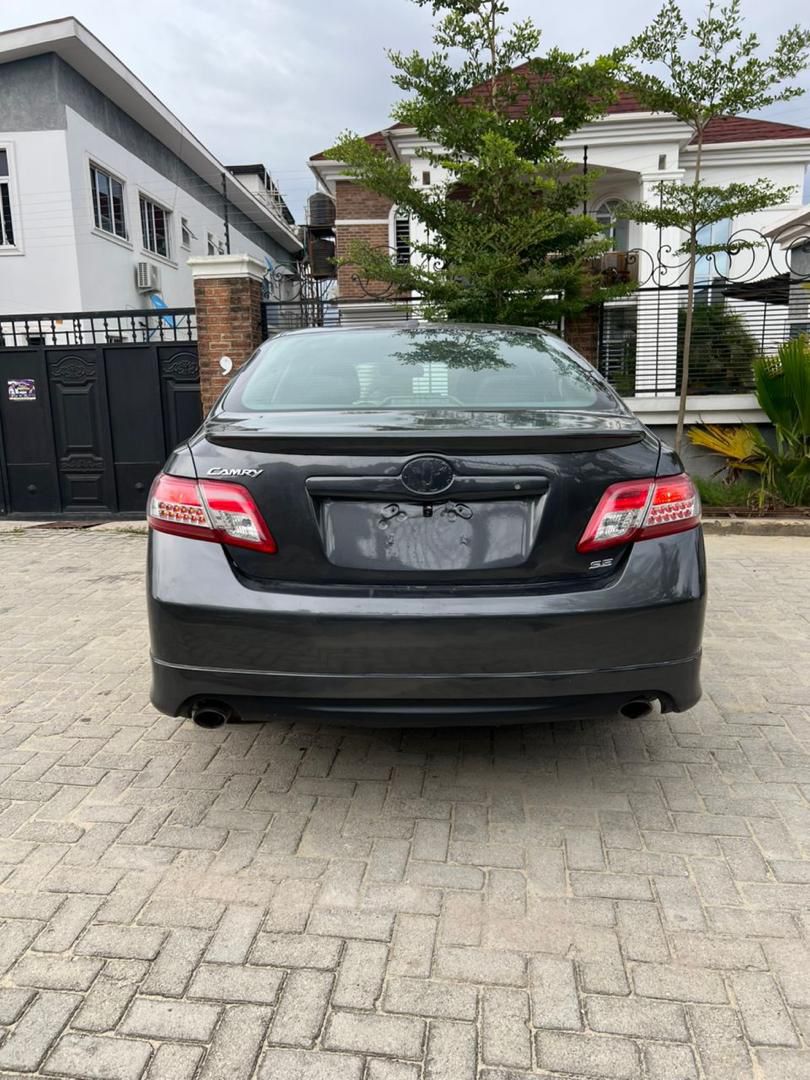 Car Image 10
