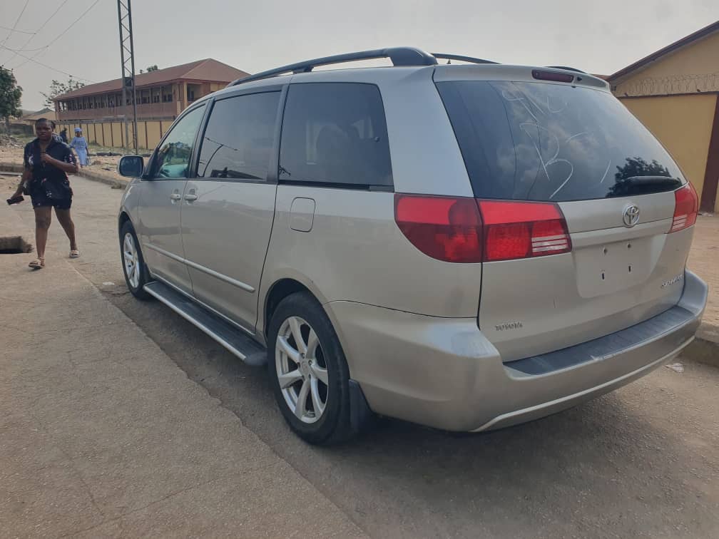 Car Image 5